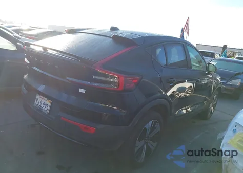 2023 Volvo C40 Recharge Pure Electric Twin Plus z USA, uszkodzony, nr VIN YV4ED3GL3P2057722